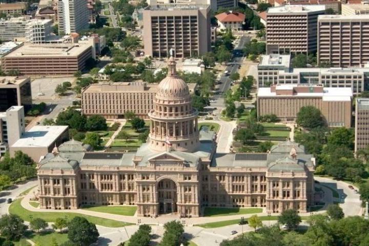 a large building in a city